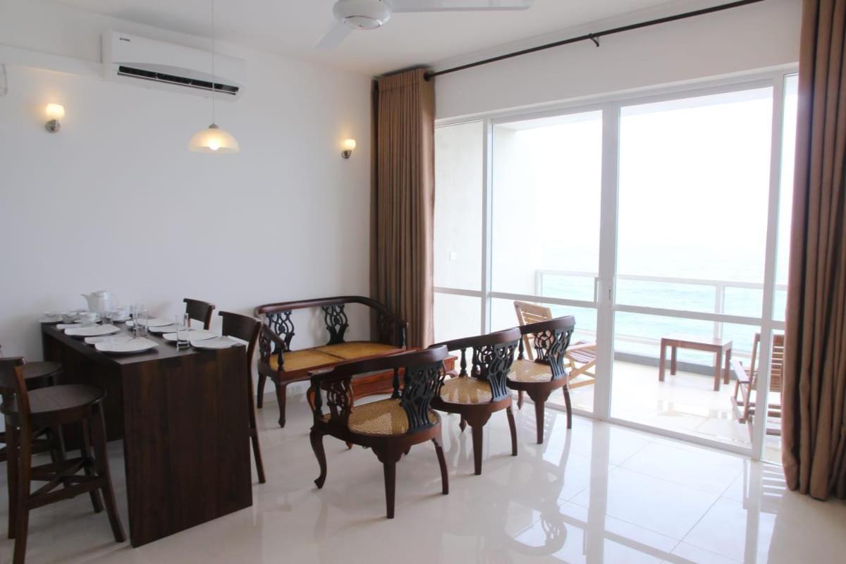 Aqua Vista Apartment Uswetakeiyawa Exterior photo