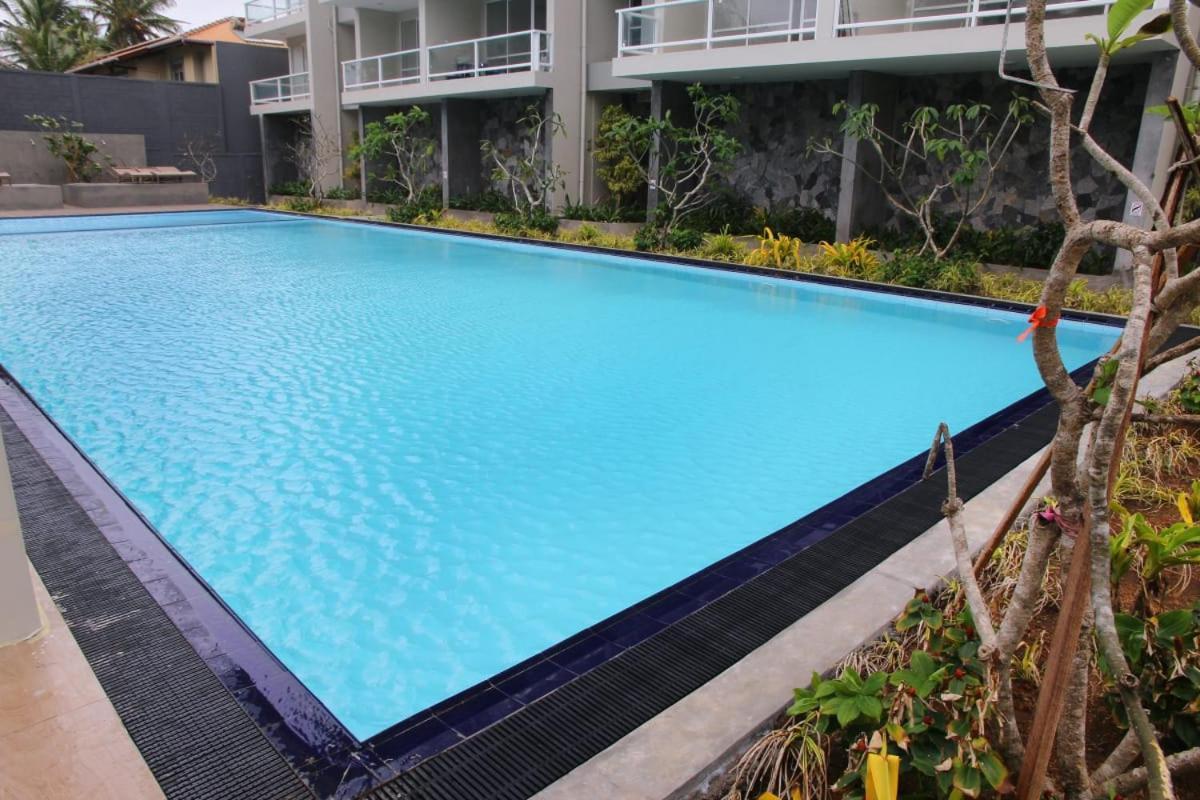 Aqua Vista Apartment Uswetakeiyawa Exterior photo