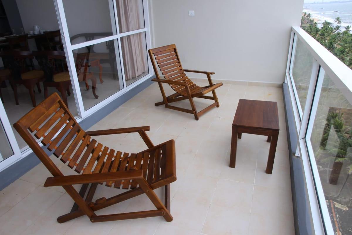 Aqua Vista Apartment Uswetakeiyawa Exterior photo